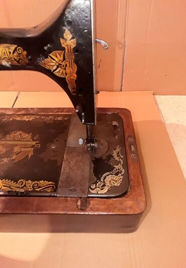 Qədim tikiş maşınları: Qədimi tikiş maşını "Qosşveymaşına" satılır.SSRİ 1923-25 illər.İşlək — 13