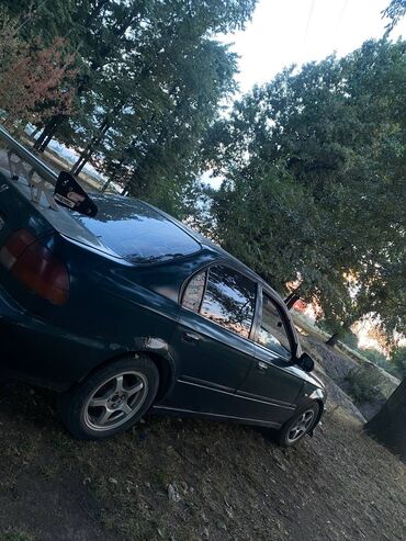 машина на кридит: Honda Civic: 1999 г., 1.6 л, Механика, Бензин, Седан