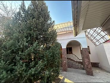 Долгосрочная аренда домов: 400 м², 9 комнат — 1