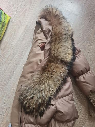 leggings h: Ženska zimska jakna sa obimnim krznom na okovratniku/kapuljači. - — 2