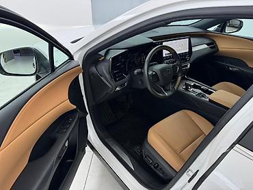Lexus: Lexus RX: 2023 г., 2.5 л, Автомат, Гибрид, Кроссовер — 8