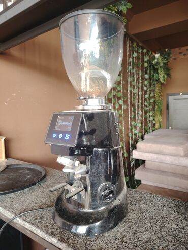 Kofe aparatları: La Cimbali M32 Classic iki qruplu professional espresso-kofe aparatı + — 5