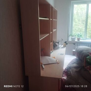 стеллажи для цветов с подсветкой: Офисный стол, Нерегулируемый, цвет - Бежевый, Прямоугольный, ЛДСП