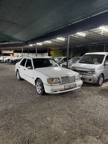 мерседес e124: Mercedes-Benz W124: 1993 г., 2.2 л, Механика, Бензин, Седан