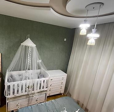 Beşiklər: Ağ rəngli uşaq çarpayısı tam dəstlə satılır. Vəziyyəti əladır, cızıq — 1