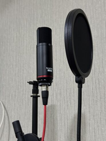 telefon mikrofonları: Focusrite Scarlett studiya avadanlığı seti : sound card ( səs kartı )