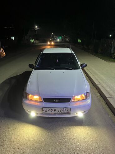 спортивный автомобиль: Daewoo Nexia: 1997 г., 1.5 л, Механика, Бензин, Седан