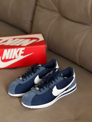 Спорттук бут кийим: Эркектердин кроссовкасы, 41.5, Nike, Жаңы, түсү - Көк