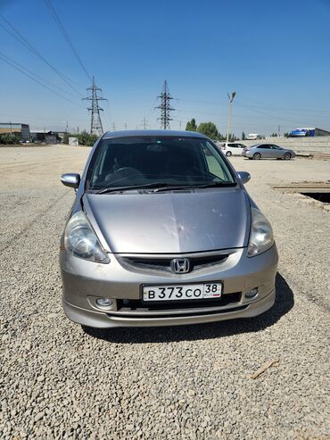 обмен на спринтер грузовой: Honda Fit: 2005 г., 1.3 л, Вариатор, Бензин, Хетчбек
