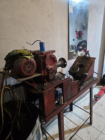 Автосервисное оборудование: Avtomobil disklərinin təmiri üçün torna və rulonlama (rim — 2