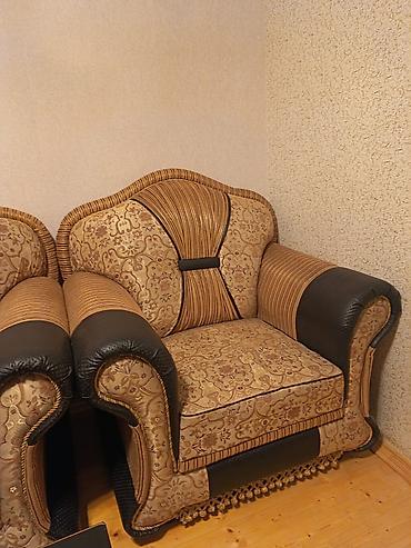 işlənmiş stullar satılır: İşlənmiş, Kreslo, Vеlur parça, Kredit yoxdur, Çatdırılma yoxdur — 2