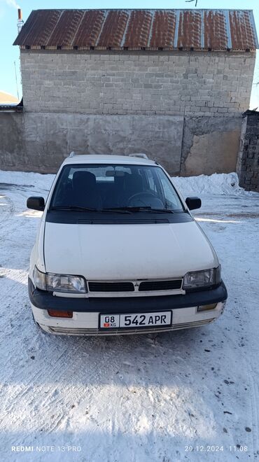 машина tesla: Mitsubishi Space Wagon: 1993 г., 2 л, Механика, Бензин, Минивэн