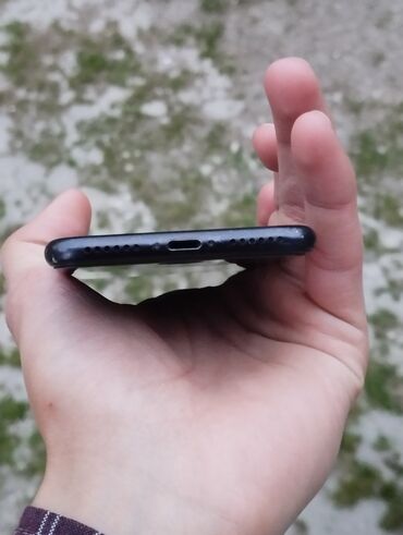 Apple iPhone: IPhone 7, 32 GB, Qara, Barmaq izi, Face ID