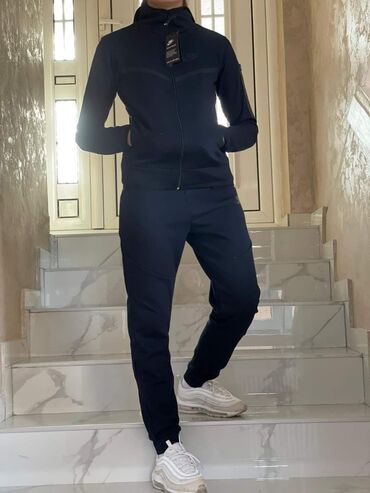 Trenerke: S-Xl. L — 3