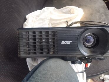 proyektor hy300: İşlənmiş Qısa fokuslu Proyektor Acer, Ünvandan götürmə