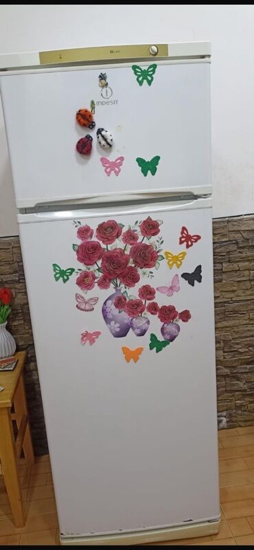 sonifer kofe aparati: 2 qapılı Indesit Soyuducu Satılır, rəng - Ağ