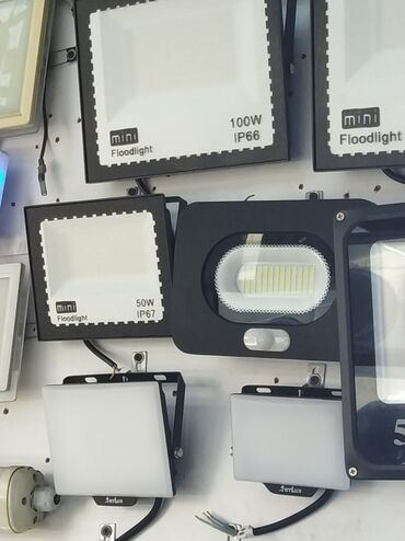Bitkilər üçün dibçəklər: Led lampa, 100 Vt