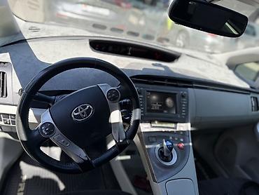 corolla 2016: Toyota Prius: 2012 г., 1.8 л, Вариатор, Гибрид, Хэтчбэк — 7