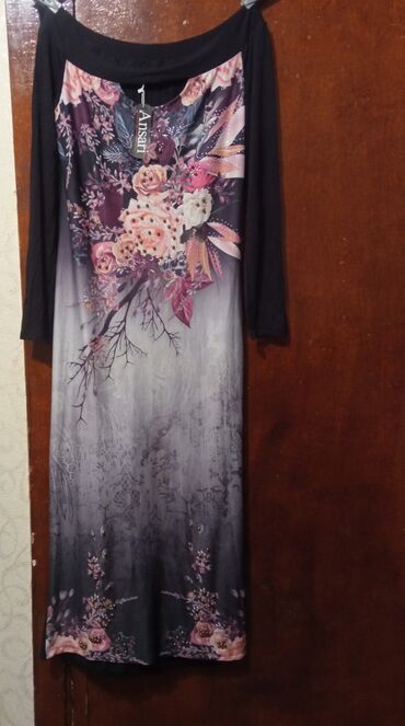 Ziyafət donları: Xanım üçün arxası qara rəngli, önü çəhrayı gül naxışları muncuqlarla — 3