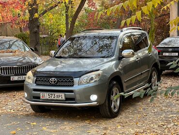 капот на виш: Toyota RAV4: 2006 г., 2 л, Кроссовер