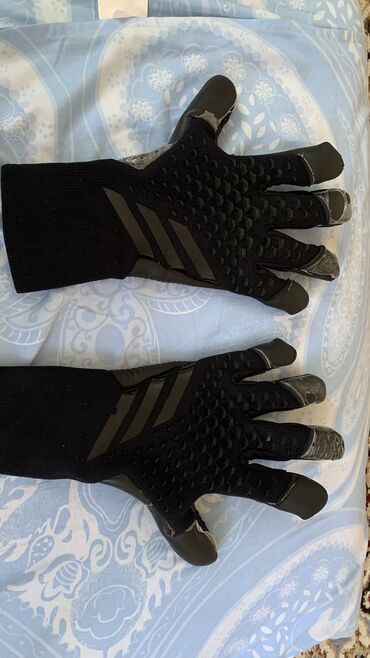 перчатки для спорта: Вратарьский перчатки 10 размер 2,3 раза одевал а так хорошом