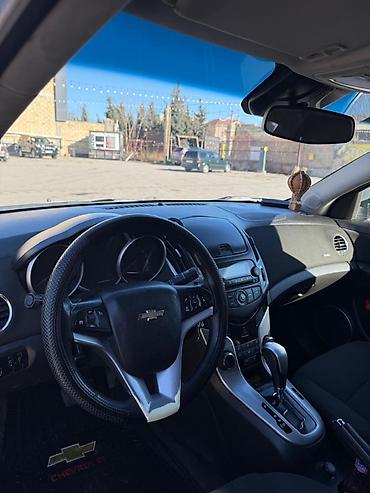 Chevrolet: Chevrolet Cruze: 1.8 l | 2012 il Sedan — 3