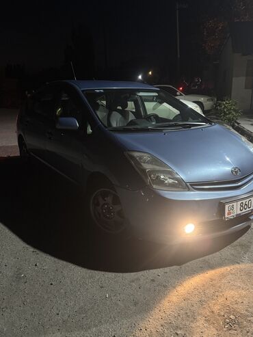 автомобиль за 200000: Toyota Prius: 2004 г., 1.5 л, Вариатор, Гибрид
