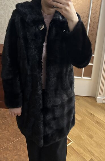 Kürklər: Ideal veziyyetdedir. Temiz norkadir. Hər ikisi yeni kimidir. İksi — 8