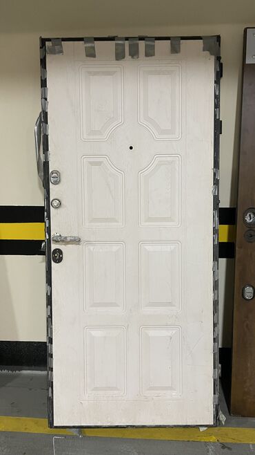 установка входной двери: Входная дверь, Правосторонний механизм, Б/у, Самовывоз