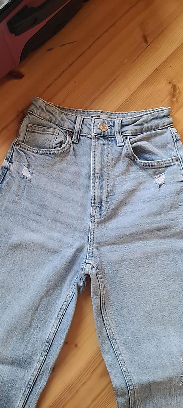 Cinslər: Bershka “Mom Slim” cins şalvar - Rəng: açıq mavi (light wash) denim - — 2