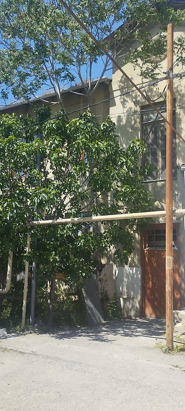 neftcilər: Bakı, Bakıxanov qəs., 3 otaqlı, Köhnə tikili, m. Neftçilər, 67 kv. m — 9