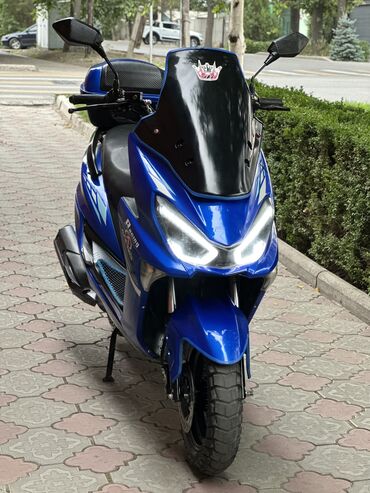 скутерь: Скутер Yamaha, 150 куб. см, Бензин, Б/у
