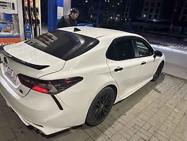 Toyota Camry: 2022 г., Седан