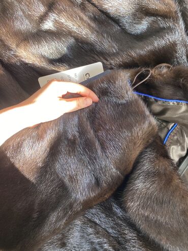 Шубы: Шуба из норки, классическая модель до колена. Характеристики: - — 11