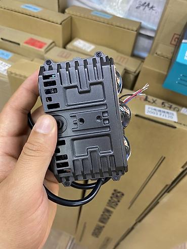 импульсный свет: LED-фара внешняя, двухрежимная (Dual-Beam), многофункциональная — 3