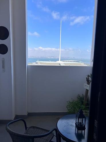 zabrat ev: Bayıl, 2 otaqlı, Yeni tikili, m. İçərişəhər, 77 kv. m — 2