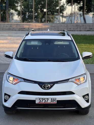 toyota prius 2018: Toyota RAV4: 2018 г., 2.5 л, Типтроник, Бензин, Кроссовер