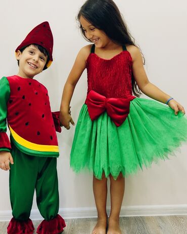 Milli geyimlər: Milli, ziyafət, karnaval və hərbi geyimlərin kirayəsi və satışı. Hər — 15