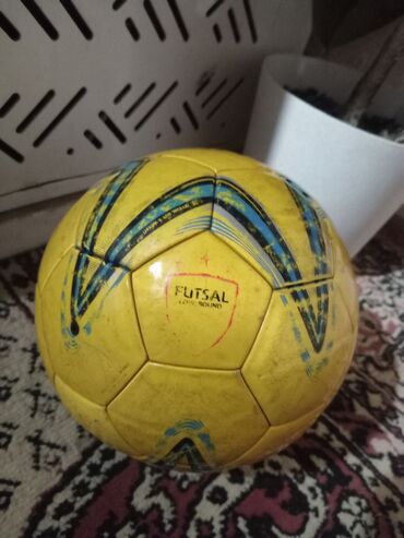 мяч кожаный: Мяч Футзалбный/Мини футбольный 4-размер подходит для игры в мини