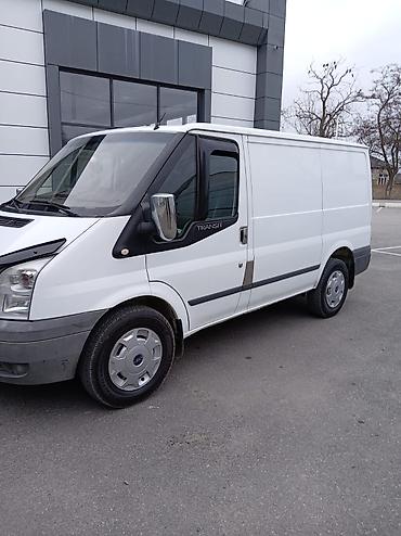 ford transit salon: Ford Transit yük furgonu - Gövdə: Ağ rəngli qapalı furgon, yan — 3