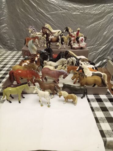 horumcek adam sekilleri: Fiqur, Plastik