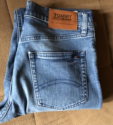 Ложки: Tommy Jeans kişi cins şalvarı - Brend: Tommy Jeans (dəri etiket və iç