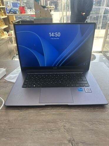 Kompüter ehtiyyat hissələri: Intel Core i5, 8 GB, 14 "