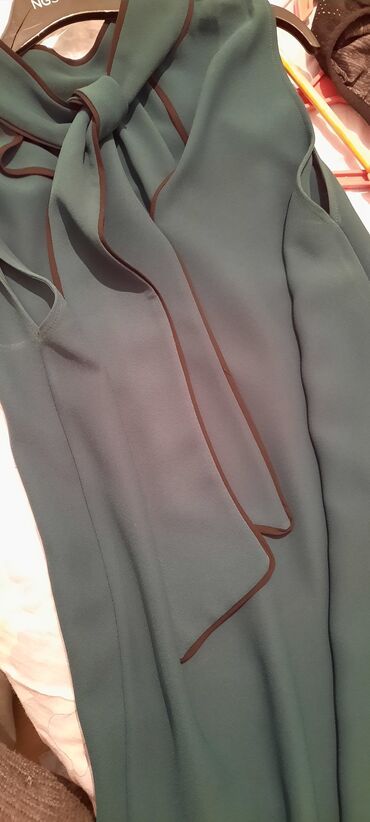 Ziyafət donları: Hamsı brend mallardı.Baha alınıb.hərəsi 1-2dəfə geyinilib — 5