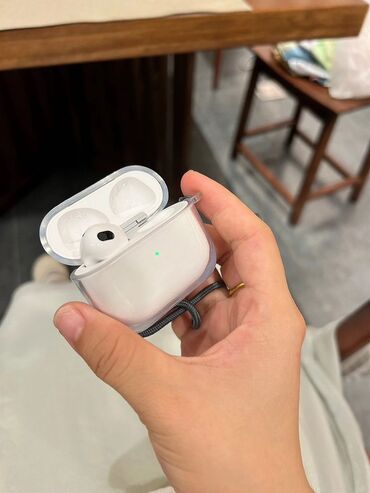 Наушники: AirPods 3 
Цена 400
Хорошее