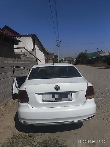 spark 7: Volkswagen Polo: 2016 г., Механика, Бензин, Седан — 1
