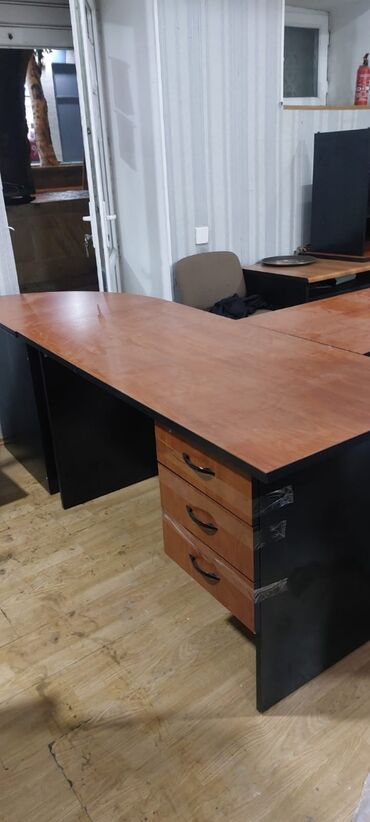 Digər ev dekoru: Möhkəm səliqəli ofis üçün mebellər — 2