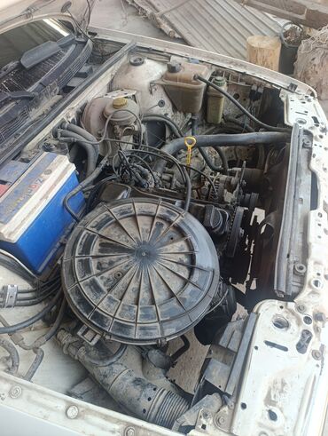 ауди матор 2: Audi 80 моно масло не расходует.делать ходовую