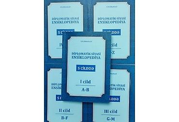 Ensiklopediyalar: "Diplomatik siyasi ensiklopediya" satılır. 5 cild — 1