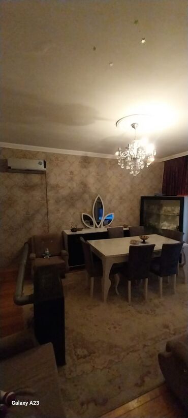 Həyət evləri və villaların satışı: Satılır: həyət evi - Geniş, hasarlı həyət: dəmir darvaza, betonlanmış — 10